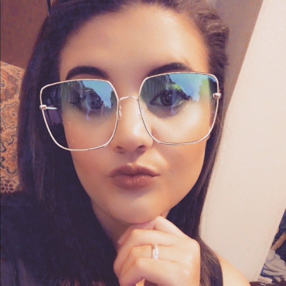 Meet your Posher, Bianca